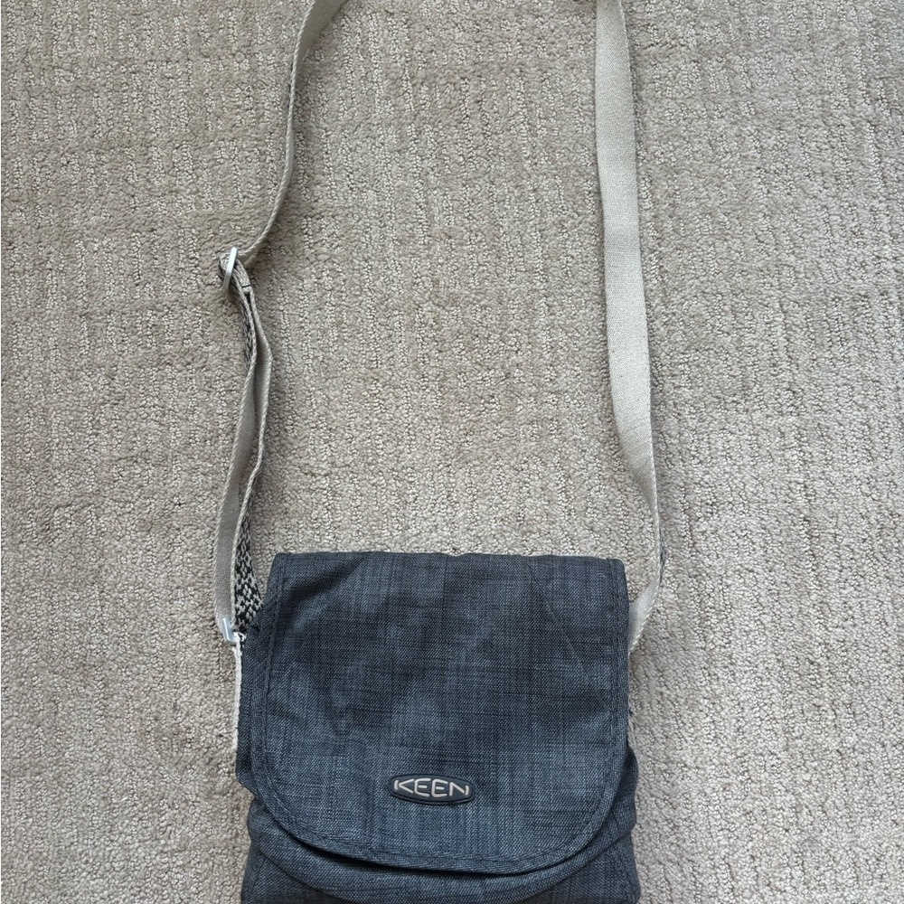 Keen Gray and Cream Crossbody Bag